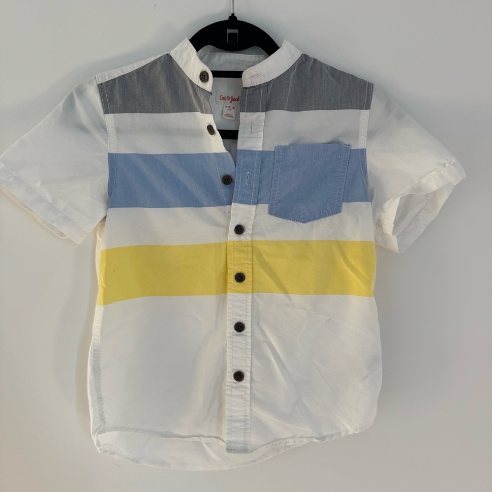 Cat & Jack Button Down Shirt // Boys M (8-10)